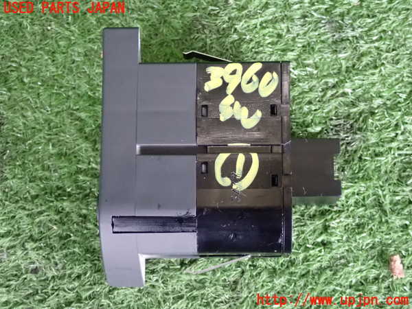 2UPJ-9239606306]アウディ・A4 アバント(8EALT)スイッチ1 中古_2