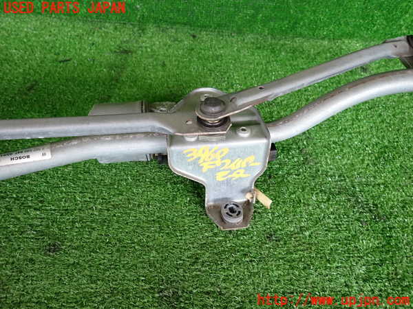 2UPJ-9239606770]アウディ・A4 アバント(8EALT)フロントワイパーモーター 中古_3