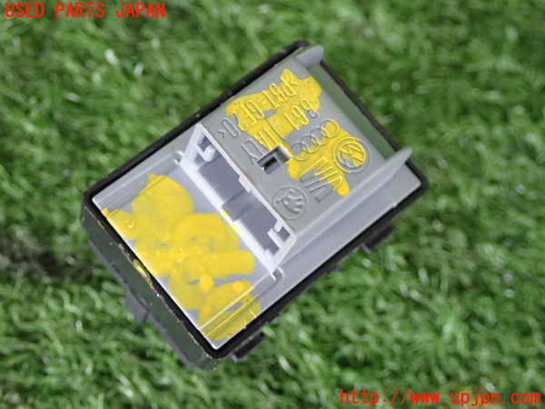 2UPJ-9239606245]アウディ・A4 アバント(8EALT)左前パワーウィンドウスイッチ 中古_3