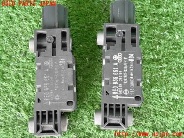 2UPJ-9239606356]アウディ・A4 アバント(8EALT)エアバッグセンサー1 中古_3
