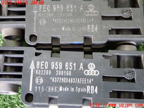 2UPJ-9239606356]アウディ・A4 アバント(8EALT)エアバッグセンサー1 中古_4