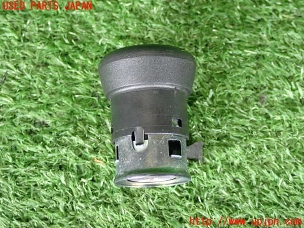 2UPJ-9239607815]アウディ・A4 アバント(8EALT)シガライター 中古_2