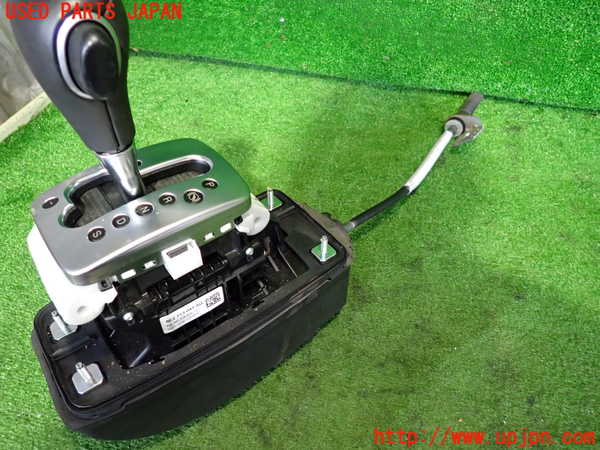2UPJ-9239607555]アウディ・A4 アバント(8EALT)ATシフトレバー 中古_3
