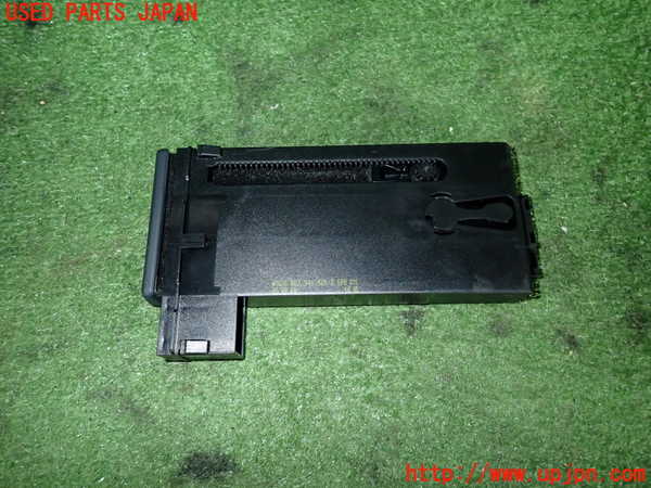 2UPJ-9239607842]アウディ・A4 アバント(8EALT)小物入れ2 中古_3