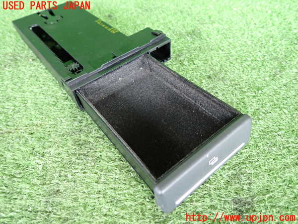 2UPJ-9239607842]アウディ・A4 アバント(8EALT)小物入れ2 中古_4