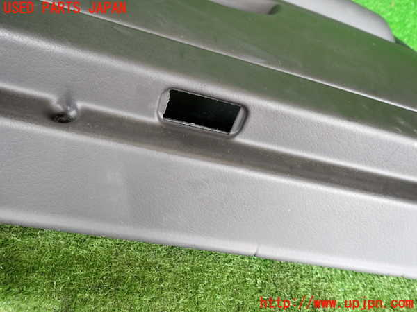 2UPJ-9239601234]アウディ・A4 アバント(8EALT)右前ドア内張り 中古_4