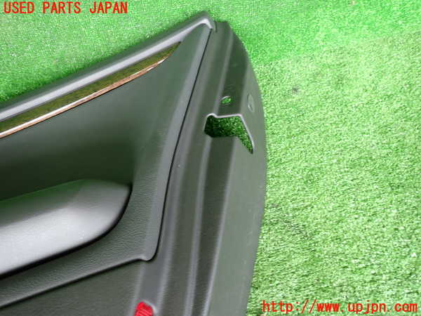 2UPJ-9239601294]アウディ・A4 アバント(8EALT)右後ドア内張り 中古_4