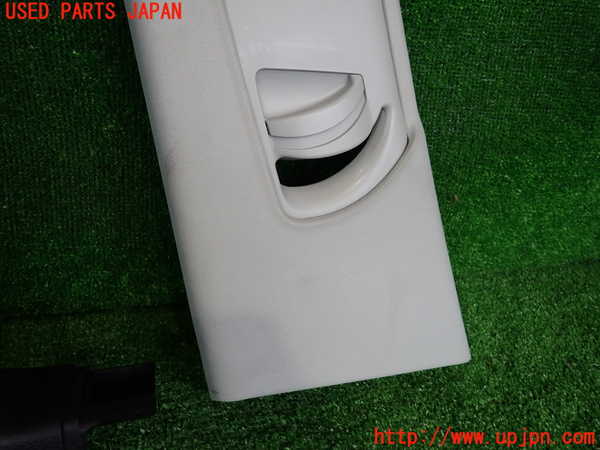 2UPJ-9239607670]アウディ・A4 アバント(8EALT)左センターピラートリム 中古_3