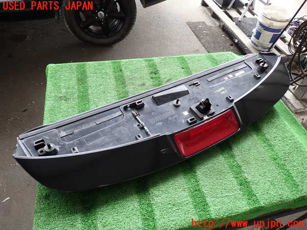 2UPJ-9239611520]エクスプローラー(1FMHK9)リアスポイラー 中古_5