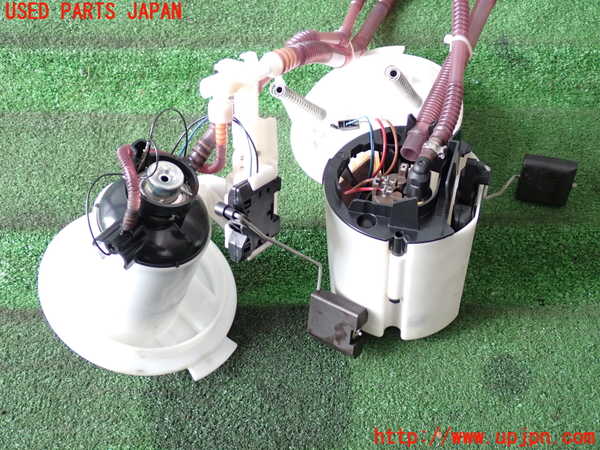 2UPJ-9239632510]ベンツ C200 コンプレッサー ステーションワゴン S204(204241)燃料ポンプ 中古_2