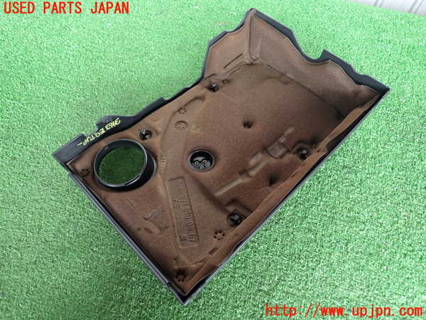 2UPJ-9239632160]ベンツ C200 コンプレッサー ステーションワゴン S204(204241)エンジンアッパーカバー 中古_3