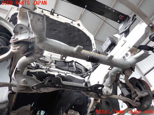 2UPJ-9239635285]ベンツ C200 コンプレッサー ステーションワゴン S204(204241)フロントメンバー 中古_2