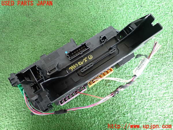 2UPJ-9239636741]ベンツ C200 コンプレッサー ステーションワゴン S204(204241)ヒューズボックス1(室内運転席側) 中古_2