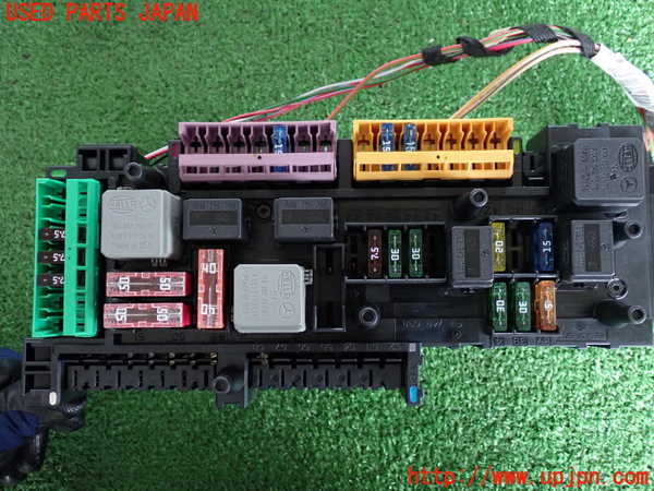 2UPJ-9239636741]ベンツ C200 コンプレッサー ステーションワゴン S204(204241)ヒューズボックス1(室内運転席側) 中古_3