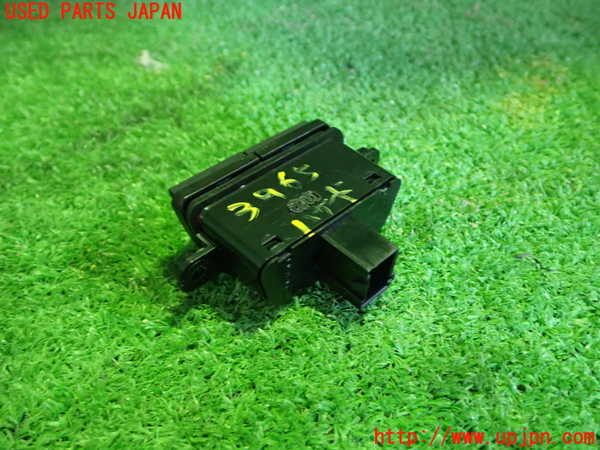 1UPJ-9239656290]アルファロメオ・ミト(95514P)ハザードスイッチ 中古_3