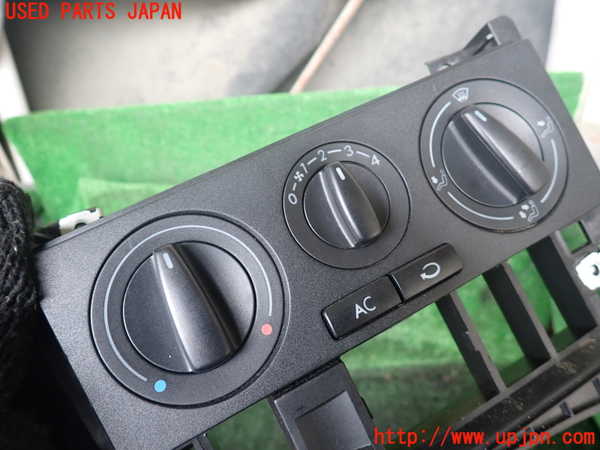 1UPJ-9239666066]VW ルポGTI(6EAVY)エアコンスイッチ1 中古_2