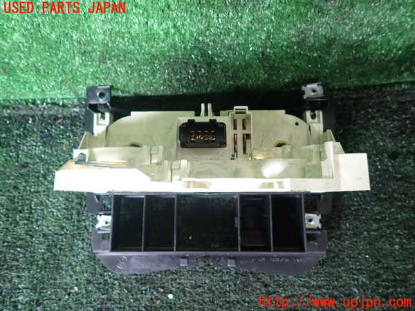 1UPJ-9239666066]VW ルポGTI(6EAVY)エアコンスイッチ1 中古_3