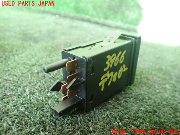 1UPJ-9239666300]VW ルポGTI(6EAVY)デフォッガースイッチ 中古_2