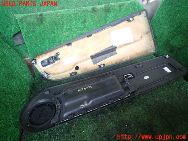 1UPJ-9239661264]VW ルポGTI(6EAVY)左ドア内張り 中古_4