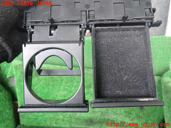 1UPJ-9239667810]VW ルポGTI(6EAVY)ドリンクホルダー 中古_2