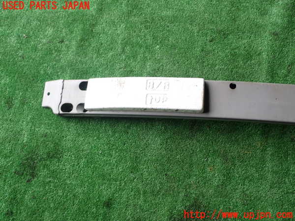 1UPJ-9239681014]アイシス(ANM10W)フロントバンパーホースメント 中古_3