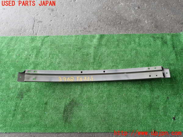 1UPJ-9239681014]アイシス(ANM10W)フロントバンパーホースメント 中古_4