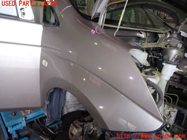 1UPJ-9239681080]アイシス(ANM10W)右前フェンダー 中古_2