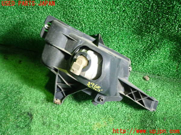 1UPJ-9239681182]アイシス(ANM10W)左フォグ 中古_3