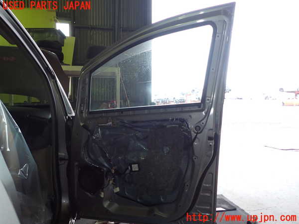 1UPJ-9239681230]アイシス(ANM10W)右前ドア ASAHI M2H3 中古_5
