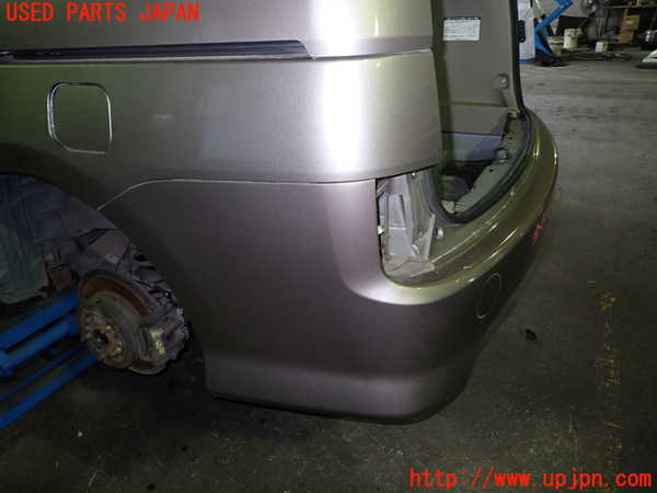 1UPJ-9239681610]アイシス(ANM10W)リアバンパー 中古_3