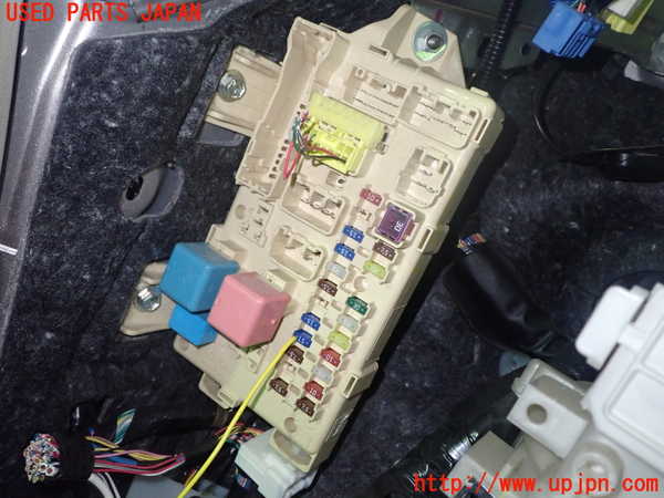 1UPJ-9239686741]アイシス(ANM10W)ヒューズボックス1 中古_2