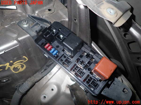 1UPJ-9239686743]アイシス(ANM10W)ヒューズボックス3 中古_2