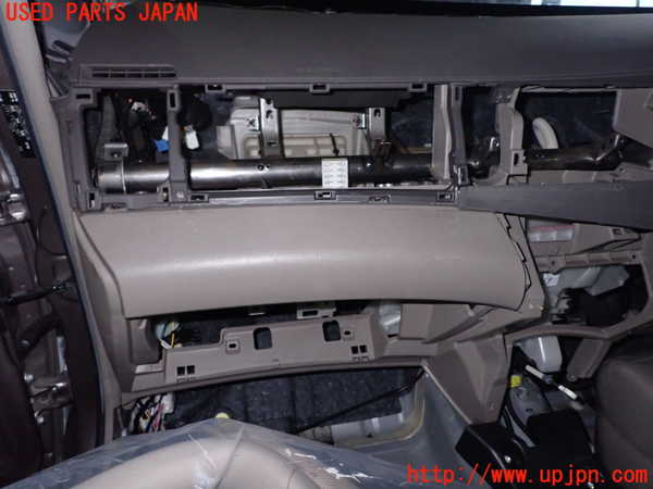 1UPJ-9239687505]アイシス(ANM10W)ダッシュボード 中古_2