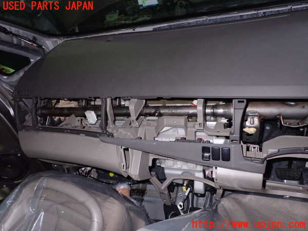 1UPJ-9239687505]アイシス(ANM10W)ダッシュボード 中古_4