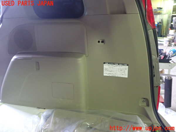 1UPJ-9239687675]アイシス(ANM10W)右リアピラートリム 中古_4