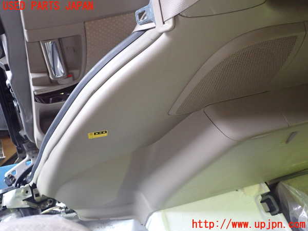 1UPJ-9239687675]アイシス(ANM10W)右リアピラートリム 中古_5