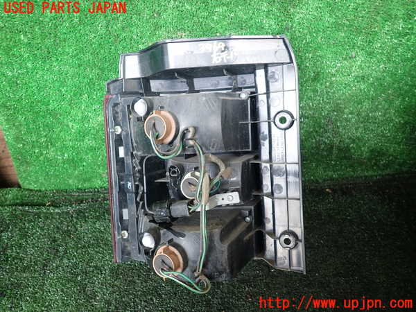 1UPJ-9239691530]デリカD：5(CV2W)右テールランプ 中古_2