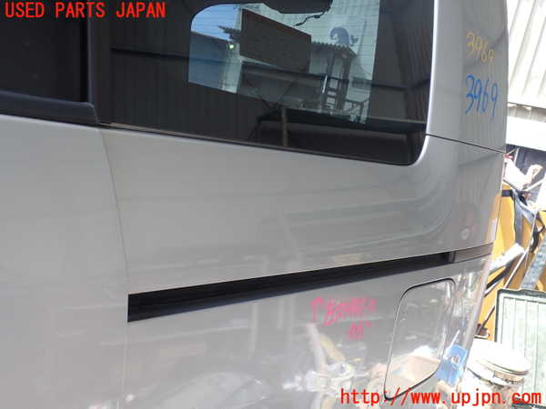 1UPJ-9239691362]デリカD：5(CV2W)左スライドレールカバー 中古_2