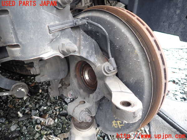 1UPJ-9239694290]デリカD：5(CV2W)右フロントナックルハブ 中古_2