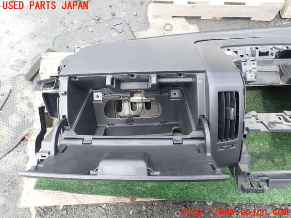 1UPJ-9239697505]デリカD：5(CV2W)ダッシュボード 中古_3