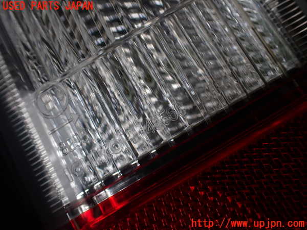 1UPJ-9239701530]エルグランド(NE51)右テールランプ 中古_3