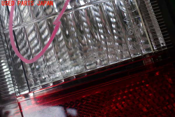 1UPJ-9239701536]エルグランド(NE51)左テールランプ 中古_4