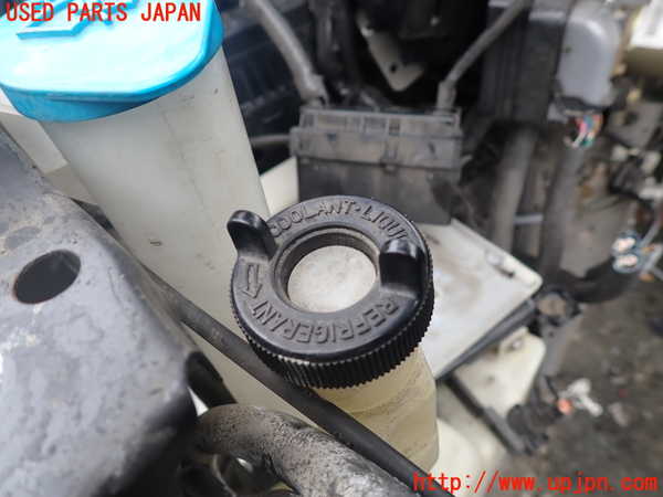 1UPJ-9239702410]エルグランド(NE51)ラジエータータンク 中古_2