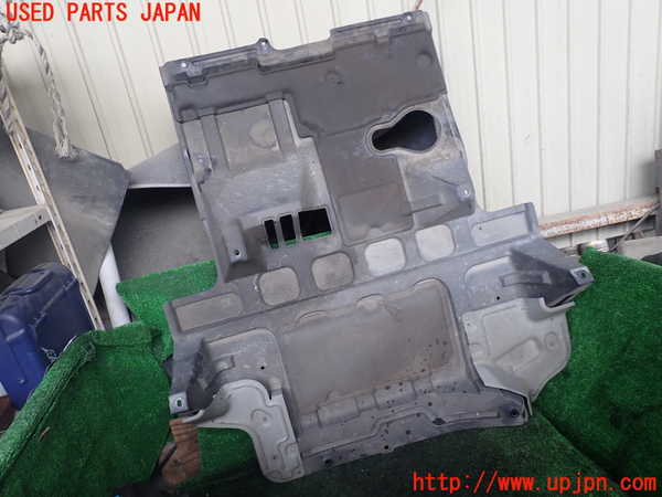 1UPJ-9239702170]エルグランド(NE51)エンジンアンダーカバー 中古_2