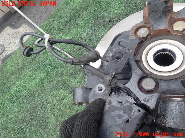 1UPJ-9239704290]エルグランド(NE51)右フロントナックルハブ 中古_3