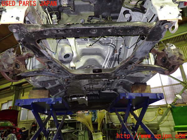 1UPJ-9239715285]セレナ Sハイブリッド(HC26)フロントメンバー 中古_4