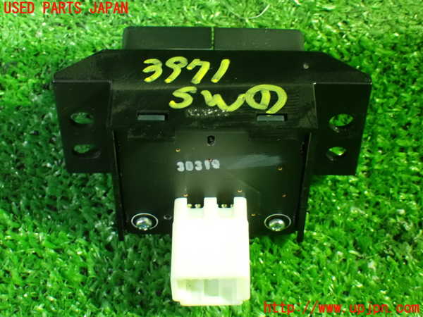1UPJ-9239716306]セレナ Sハイブリッド(HC26)スイッチ1(TRIP RESET メーター照度) 中古_2