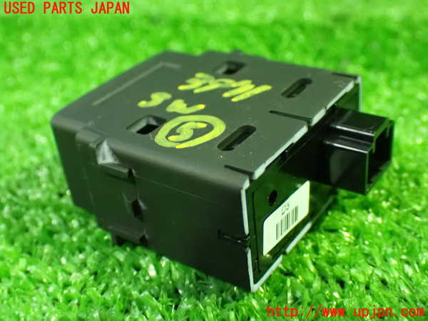 1UPJ-9239716310]セレナ Sハイブリッド(HC26)スイッチ5(レベライザー) 中古_2