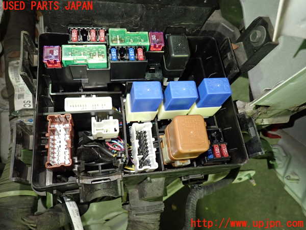 1UPJ-9239716742]セレナ Sハイブリッド(HC26)ヒューズボックス2(EGルーム内助手席側) 中古_3