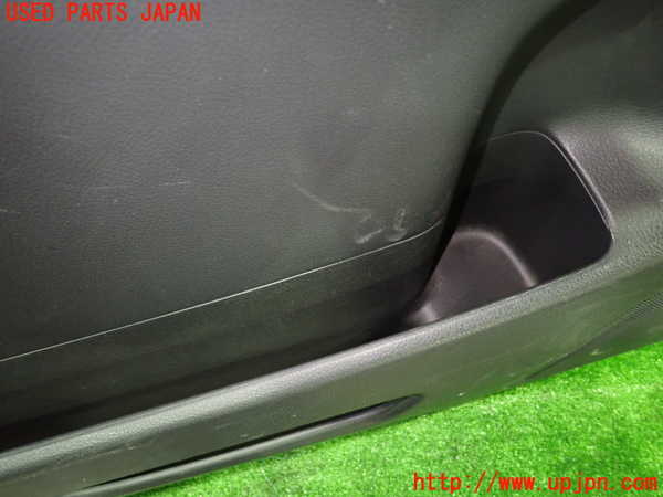 1UPJ-9239711264]セレナ Sハイブリッド(HC26)左前ドア内張り 中古_3